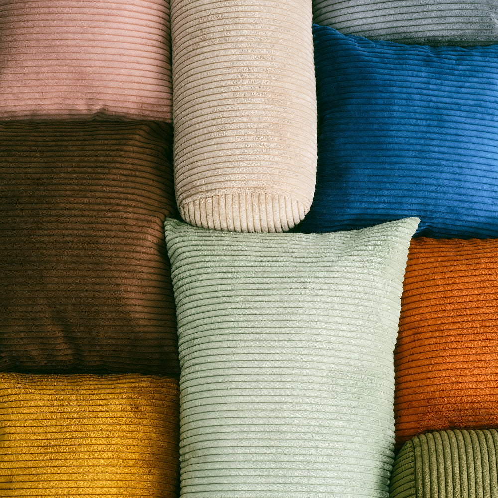 What is the rule for couch pillows? A simple guide to styling your sofa